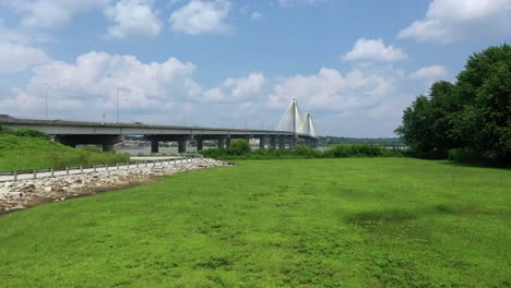 Clark-Bridge-über-Den-Mississippi,-Der-Illinois-Und-Missouri-Teilt
