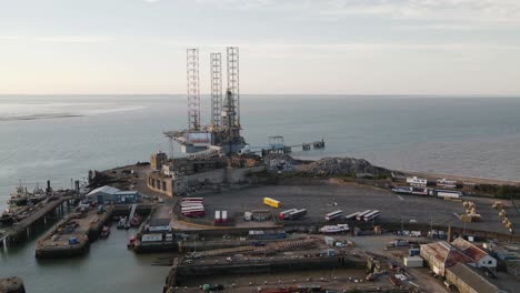 Offshore-Drilling-Rig---Aerial-View-Of-Oil-Platform-In-Sheerness,-England