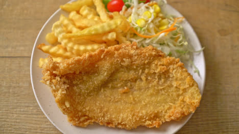 fried-fish-fillet-and-potatoes-chips-with-mini-salad