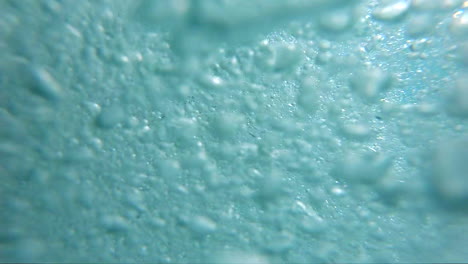 Underwater-bubbles-texture-pattern,-beautiful-clear-blue-turquoise-water