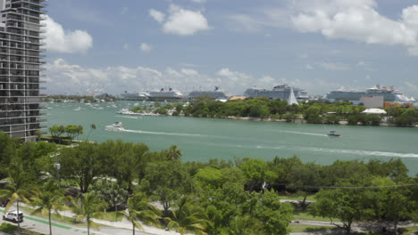 Wohnung-In-Miami-Mit-Blick-Auf-Kreuzfahrtschiffe