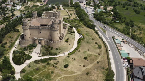 High-birdseye-view-of-the-New-Castle-of-Manzanares-in-the-Community-of-Madrid,-Spain