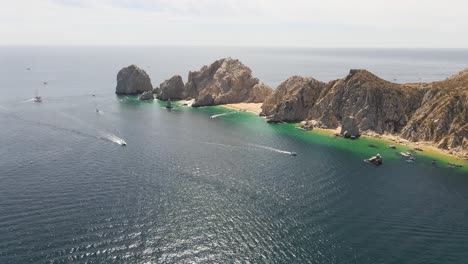 Antenne:-Baja-California-Sur-Halbinsel,-Blick-Auf-Den-Bogen-Von-Cabo-San-Lucas,-Mexiko