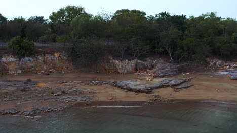 Green-Forest-At-The-Rocky-Seashore-In-East-Point-Suburb,-Darwin-City,-Northern-Territory,-Australia