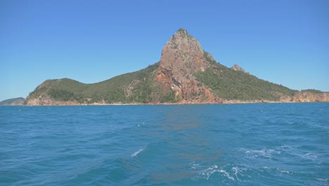 Einzigartige-Felsformation-Der-Pfingstinsel-An-Den-Whitsundays,-Queensland,-Nordaustralien