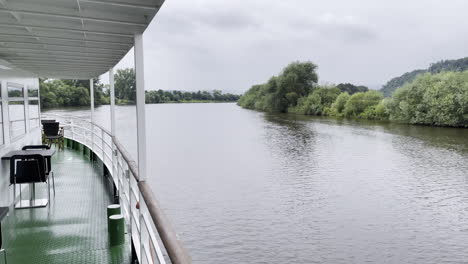Eine-Fahrt-Mit-Einem-Schiff-Auf-Der-Weser