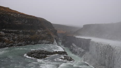 Aufnahme-Des-Großen-Wasserfalls-Gulffoss-In-Island