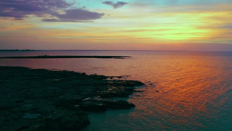 Colorful-Horizon-At-The-Coast-Of-NightCliff-Suburb-In-The-City-Of-Darwin-In-The-Northern-Territory-Of-Australia