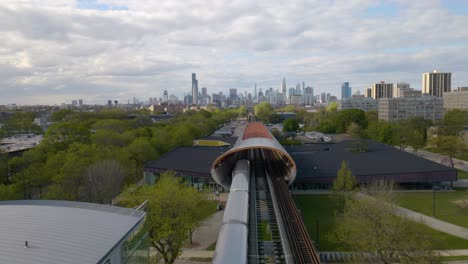 Subway-Train-Passing-through-Exelon-Tube-on-Chicago's-South-Side