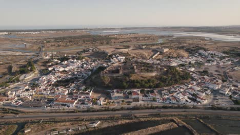 Panoramablick-Auf-Das-Luftbild-Von-Castro-Marim,-Algarve