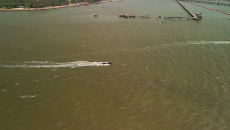 Boot-Auf-Der-Lagune-In-Lagos-über-Den-Atlantik