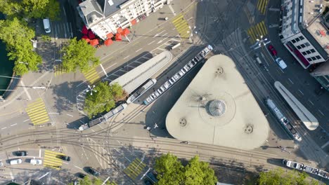 Top-Down-Aerial-View-of-Busy-Intersection-in-Zurich,-Switzerland