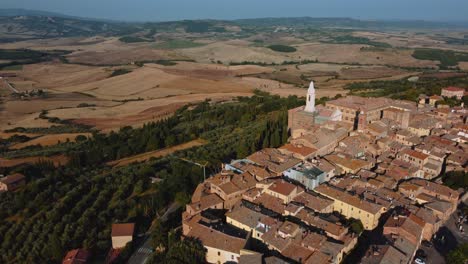Pienza-is-a-beautiful-old-village-in-the-heart-of-Val-d'-Orcia-near-Siena-in-Tuscany,-Italy,-a-masterpiece-of-mediterranean-historic-architecture-in-the-idyllic-landscape-with-hills