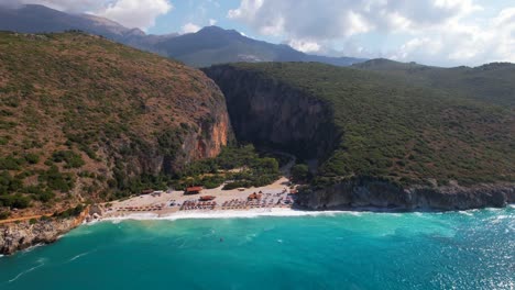 Playa-Secreta-De-Gjipe-En-Albania,-La-Playa-Más-Hermosa-De-La-Costa-Mediterránea