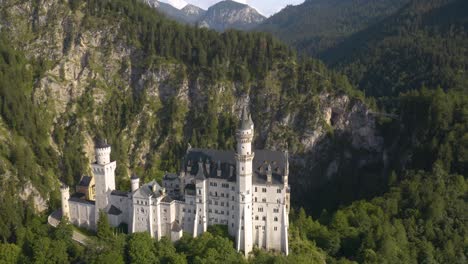 Aerial-View-of-Magical-Fairy-Tale-Castle-in-Bavaria,-Germany