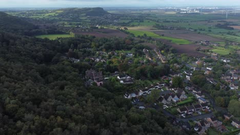 Luftbild-über-Cheshire-Nordengland-Aussichtspunkt-über-Snowdonia-Nordwales-Weite-Landschaft-Umlaufbahn-Links-Langsam