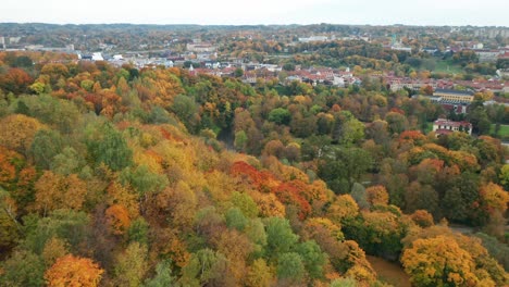 Antenne:-Herbstlandschaft-Der-Litauischen-Hauptstadt-Vilnius