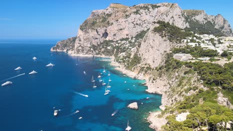 Luftaufnahme-Der-Küste-Und-Der-Häuser-Von-Capri---Italien