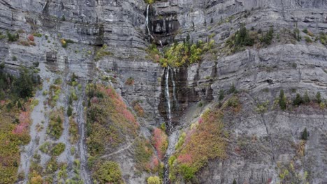 The-Amazing-Cascades-On-Steep-Rugged-Cliffs---Bridal-Veil-Falls-In-Provo,-Utah,-United-States