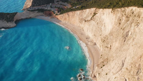 Impresionante-Playa-De-Porto-Katsiki-En-La-Isla-Jónica-De-Lefkada-En-Grecia