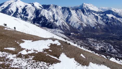 Unglaublicher-Blick-Auf-Die-Hohen-Berge-In-Utah,-Aufgenommen-Von-Einer-Drohne
