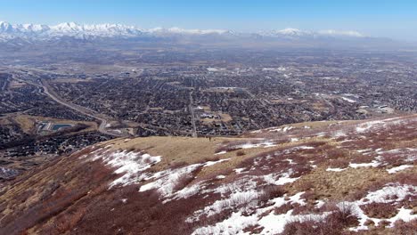 Schöne-Luftaufnahme-Der-Stadt-Draper-Utah-Aus-Den-Bergen