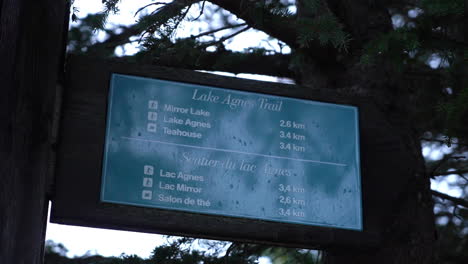 Lake-Agnes-Hiking-Trail-Sign-With-Directions,-Banff-National-Park,-Alberta,-Canada