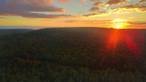 Aerial-drone-video-footage-of-sunset-in-the-beautiful-Appalachian-Mountains-during-early-autumn,-October