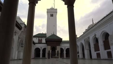 Al-qaraouiyine-moschee-In-Fes