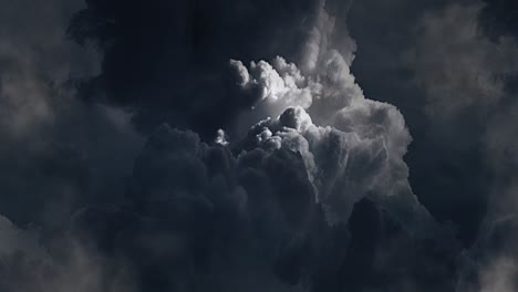 4k-Gewitter,-Die-Sich-In-Den-Dunklen-Cumulonimbus-Wolken-Bewegen