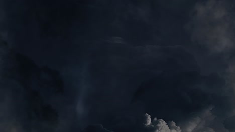 4k-Nacht-Dunkle-Asperitas-Gewitterwolken