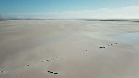 Drone-footage-over-the-salt-flats-of-Lake-Tyrell,-in-north-west-Victoria,-May-2021