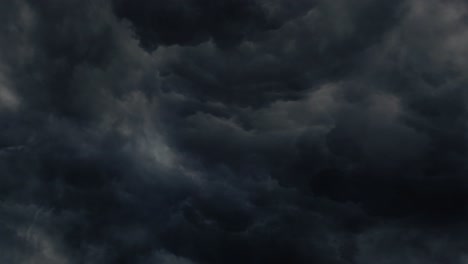 Nubes-De-Tormenta-Grises-Ominosas-Oscuras-De-4k