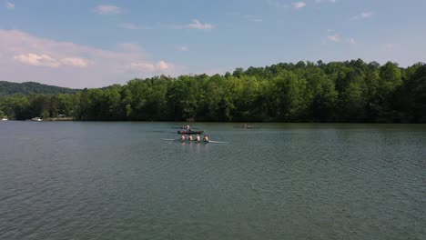 Rowers-taking-a-break-on-Clinch-River-in-Tennessee