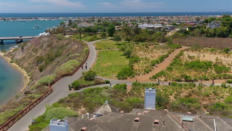 Aerial-view-of-Castaways-park-in-Newport-Beach,-California