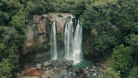 Nauyaca-Wasserfälle-Von-Oben.-Aerial-Perspektive