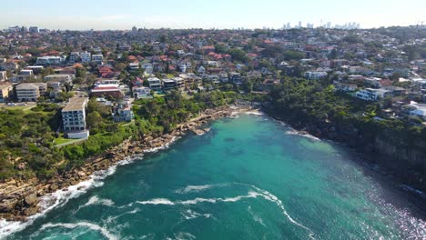 Blue-Water-Of-Gordon's-Bay-Within-The-Eastern-Suburbs-Of-Coogee-In-New-South-Wales,-Australia