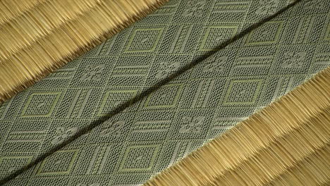 Zoom-in-on-fabric-strips-at-edges-of-tatami-mats