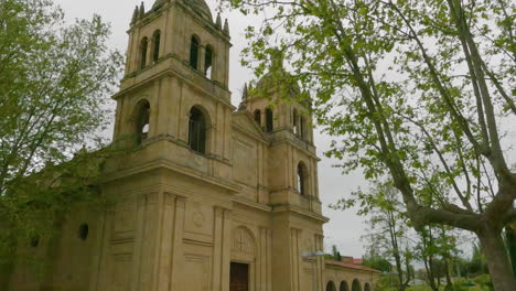 Salamanca,-España-Edificio-Histórico-De-La-Iglesia-Para-La-Religión-Del-Catolicismo