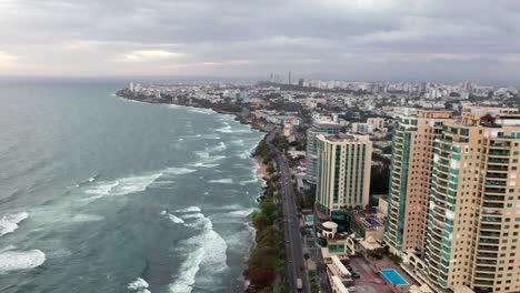 Waves-crashing-on-coast-along-Malecon-in-Santo-Domingo