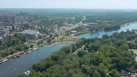 Aerial-View-Of-Danube-River-And-Serbian-Capital-City-Of-Belgrade