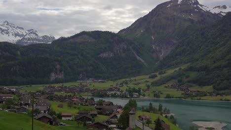 Lake-Lungern-with-mountains-in-background,-timelapse