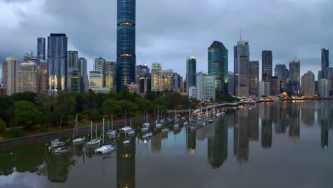 Brisbane-Party-Cruises-At-The-Calm-River-And-Arise-Skytower-At-Central-Business-District-In-QLD,-Australia