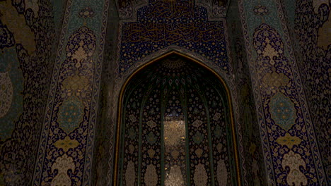Hermoso-Diseño-Interior-Y-Arquitectura-Del-Edificio-De-La-Mezquita-Religiosa-De-Oman
