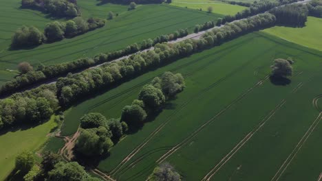 4K-Drohnenvideo-Des-Dorfes-Bridge-In-Der-Nähe-Von-Canterbury,-An-Dessen-Seite-Die-Zweispurige-A2-Verläuft