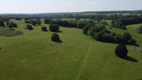 4K-Drohnenvideo-Der-Landschaft-Außerhalb-Des-Dorfes-Bridge-In-Der-Nähe-Von-Canterbury