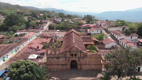 Church-and-central-park-in-Guane,-Colombia