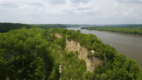 Aerial-View-of-Horseshoe-Bluff-Hiking-Area-with-Mississippi-River-in-Background