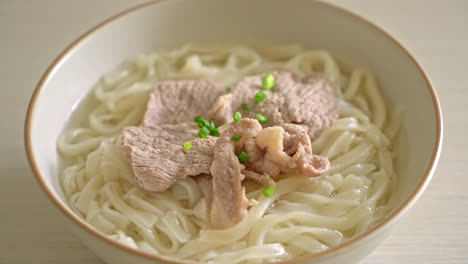 homemade-udon-ramen-noodles-with-pork-in-clear-soup