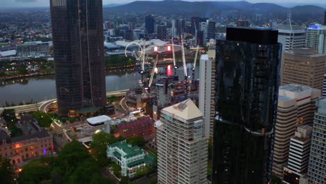 Aerial-View-of-Brisbane-city-CBD-with-Queen's-Wharf-construction-site-in-early-Morning,-QLD-Australia